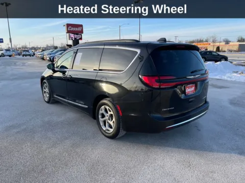 Another view of 2023 Chrysler Pacifica Limited for sale in Cedar Rapids, IA at Cassill Motors