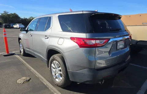 More photos of 2021 Chevrolet Traverse LS at Cassill Motors, IA