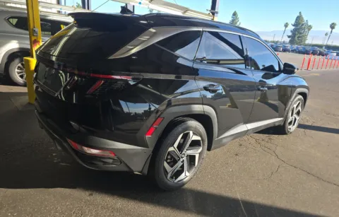 More photos of 2022 Hyundai Tucson Limited at Cassill Motors, IA
