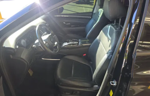 More photos of 2022 Hyundai Tucson Limited at Cassill Motors, IA