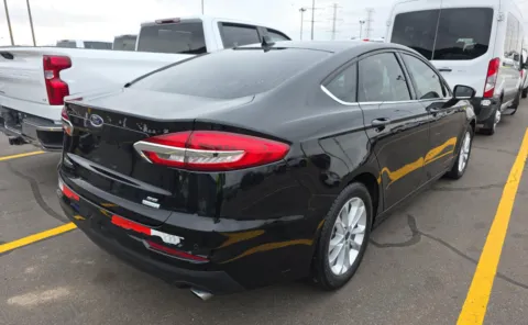 More photos of 2020 Ford Fusion SE at Cassill Motors, IA