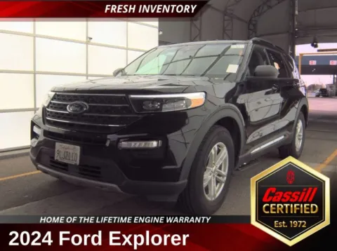 Black 2024 Ford Explorer XLT for sale in Cedar Rapids, IA