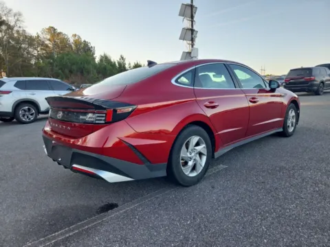 More photos of 2025 Hyundai Sonata SE at Cassill Motors, IA