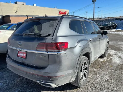 More photos of 2022 Volkswagen Atlas 2.0T SE w/Technology at Cassill Motors, IA