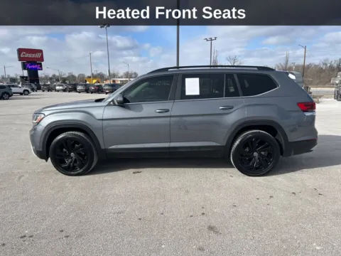 Photos of 2022 Volkswagen Atlas 2.0T SE w/Technology for sale in Cedar Rapids, IA at Cassill Motors