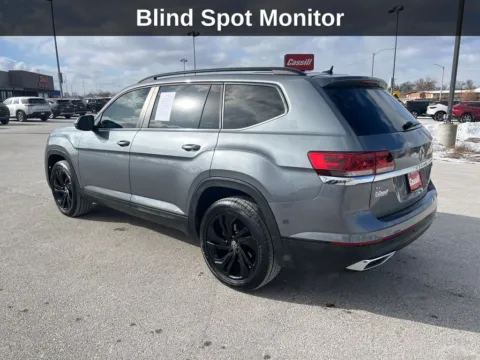 Another view of 2022 Volkswagen Atlas 2.0T SE w/Technology for sale in Cedar Rapids, IA at Cassill Motors