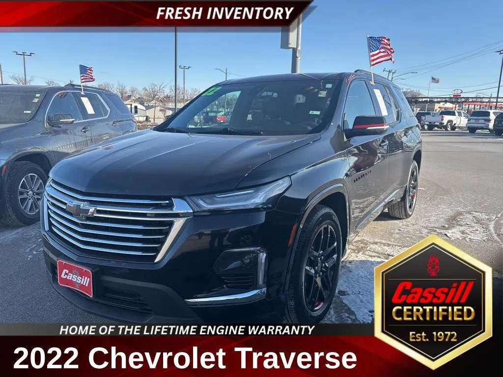 Black 2022 Chevrolet Traverse Premier for sale in Cedar Rapids, IA