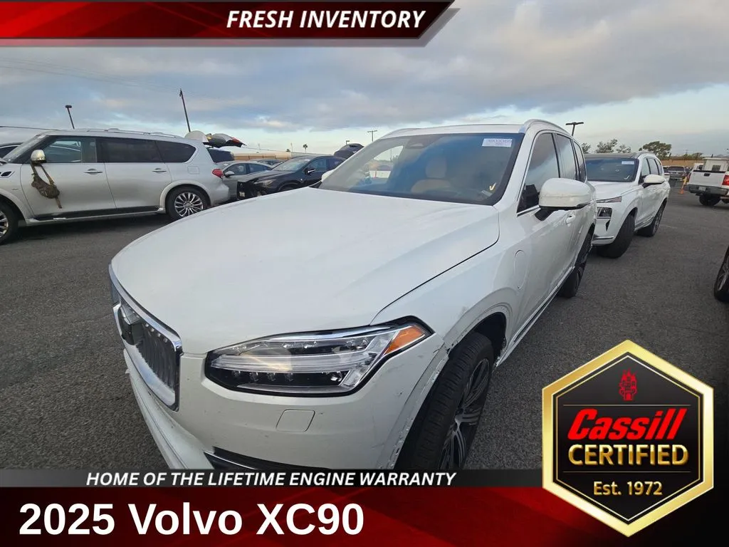 White 2025 Volvo XC90 Plug-In Hybrid T8 Ultra for sale in Cedar Rapids, IA