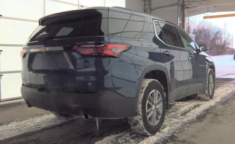 More photos of 2022 Chevrolet Traverse LT at Cassill Motors, IA