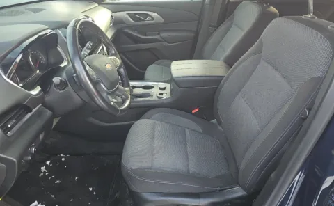 More photos of 2022 Chevrolet Traverse LT at Cassill Motors, IA