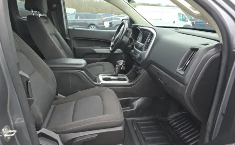 More photos of 2022 Chevrolet Colorado LT at Cassill Motors, IA