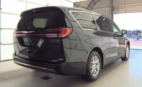 More photos of 2023 Chrysler Pacifica Touring L at Cassill Motors, IA
