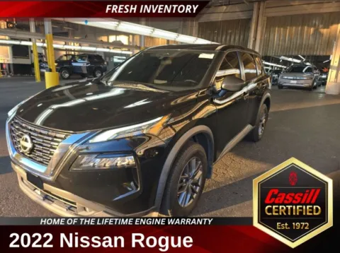 Black 2022 Nissan Rogue S for sale in Cedar Rapids, IA