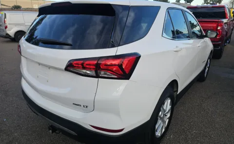 More photos of 2022 Chevrolet Equinox LT at Cassill Motors, IA