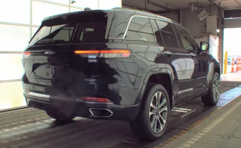 More photos of 2022 Jeep Grand Cherokee Overland 4xe at Cassill Motors, IA