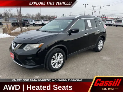 Black 2015 Nissan Rogue SV for sale in Cedar Rapids, IA