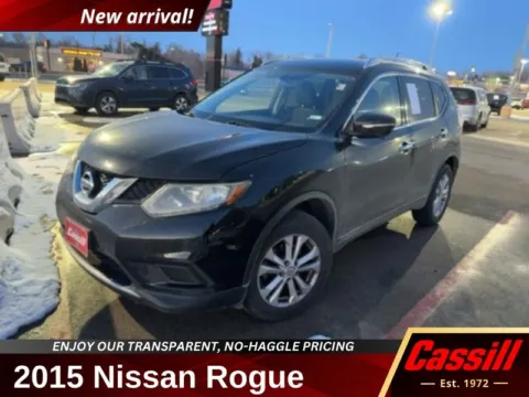 Black 2015 Nissan Rogue SV for sale in Cedar Rapids, IA