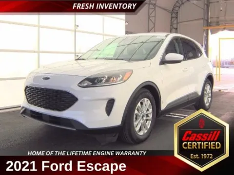 White 2021 Ford Escape SE for sale in Cedar Rapids, IA