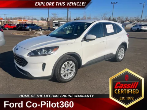 White 2021 Ford Escape SE for sale in Cedar Rapids, IA