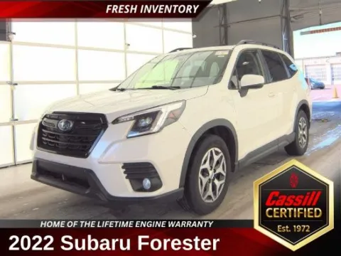 White 2022 Subaru Forester Premium for sale in Cedar Rapids, IA