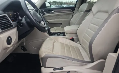 More photos of 2021 Volkswagen Atlas SEL Premium at Cassill Motors, IA