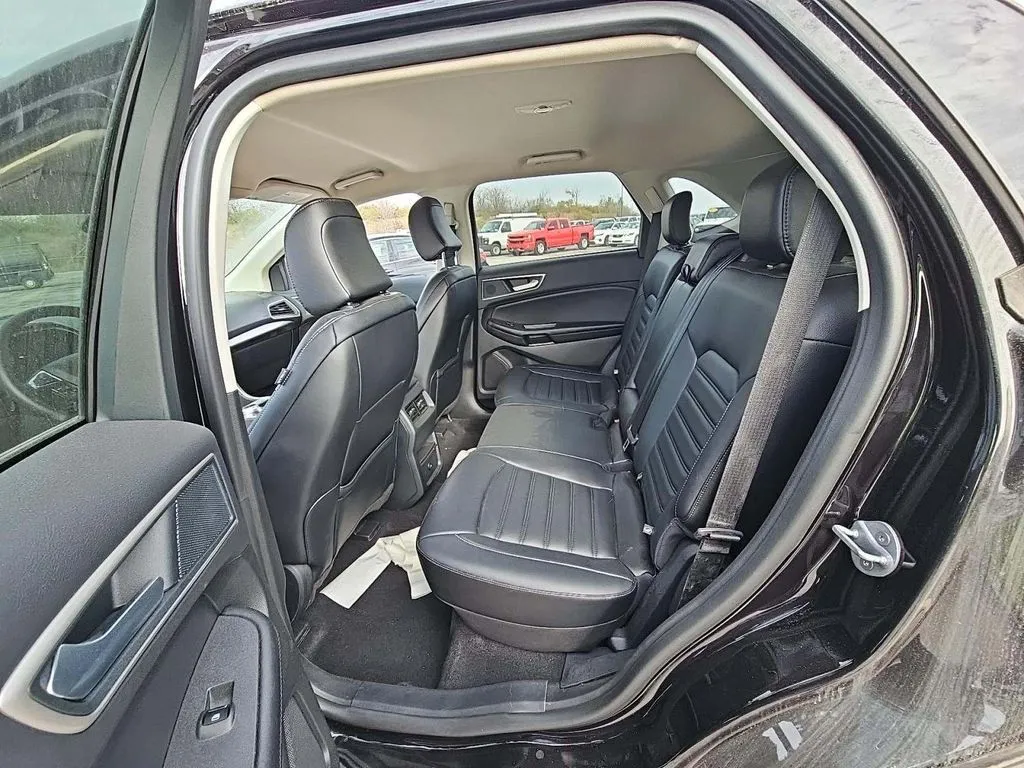 More photos of 2024 Ford Edge SEL at Cassill Motors, IA