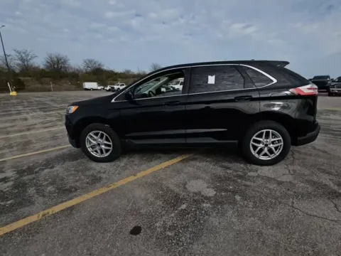 More photos of 2024 Ford Edge SEL at Cassill Motors, IA