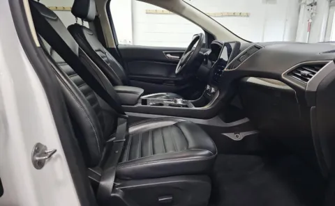 More photos of 2023 Ford Edge SEL at Cassill Motors, IA