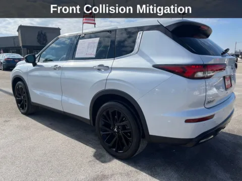 Another view of 2023 Mitsubishi Outlander SE Black Edition for sale in Cedar Rapids, IA at Cassill Motors