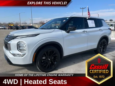 White 2023 Mitsubishi Outlander SE Black Edition for sale in Cedar Rapids, IA