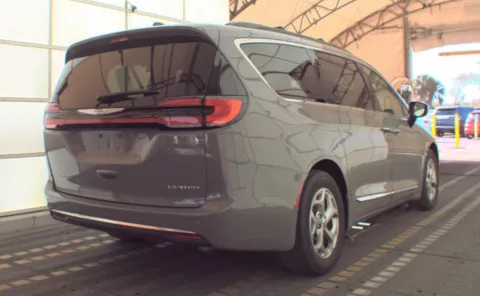 More photos of 2023 Chrysler Pacifica Limited at Cassill Motors, IA