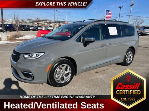 Gray 2023 Chrysler Pacifica Limited for sale in Cedar Rapids, IA