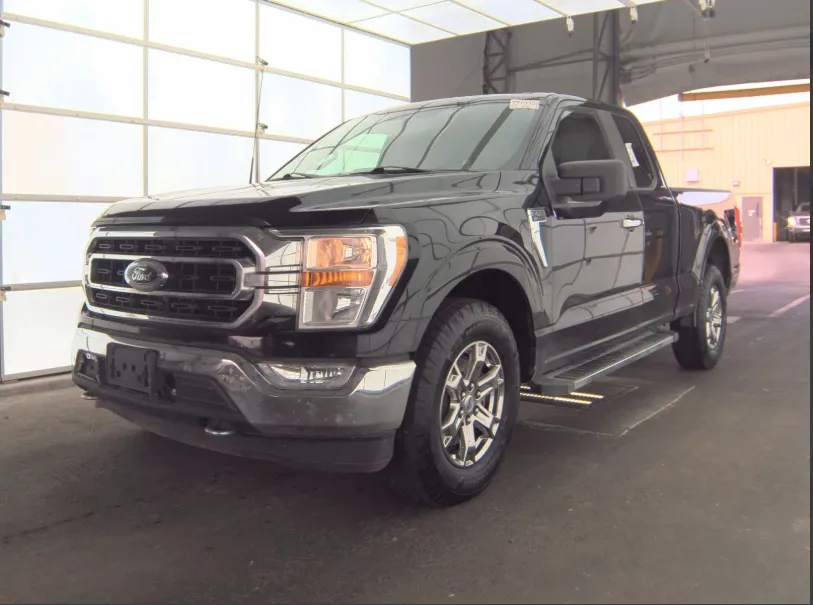 Black 2021 Ford F-150 XLT for sale in Cedar Rapids, IA