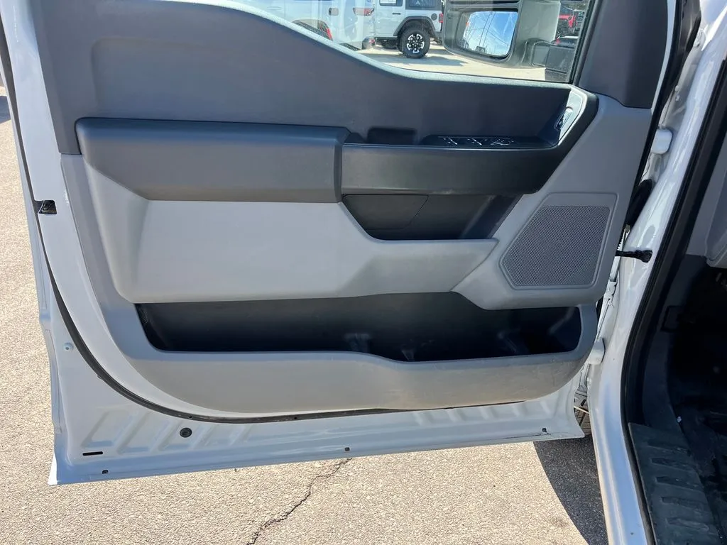 2023 Ford F-350 Super Duty XL - Photo 12