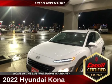 White 2022 Hyundai Kona SE for sale in Cedar Rapids, IA