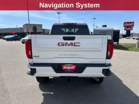 More photos of 2020 GMC Sierra 2500HD Denali at Cassill Motors, IA