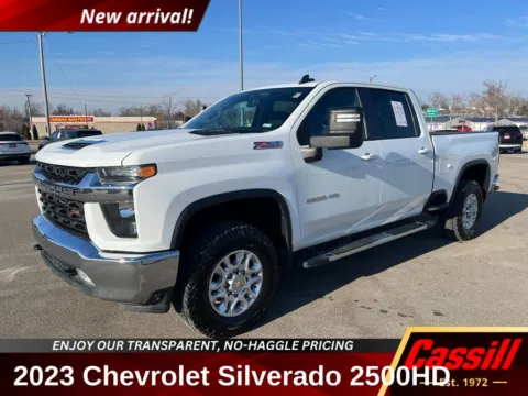 White 2023 Chevrolet Silverado 2500HD LT for sale in Cedar Rapids, IA