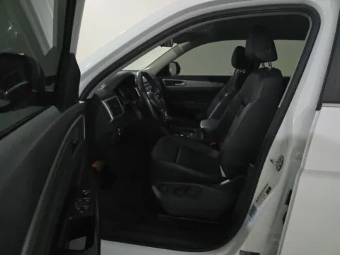 More photos of 2019 Volkswagen Atlas 3.6L V6 SE at Cassill Motors, IA