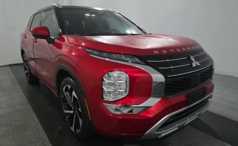 More photos of 2024 Mitsubishi Outlander SEL Platinum Edition at Cassill Motors, IA