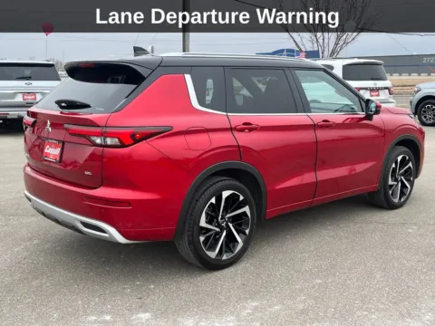 More photos of 2024 Mitsubishi Outlander SEL Platinum Edition at Cassill Motors, IA