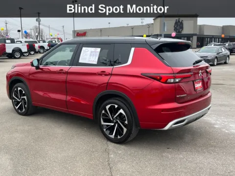 Another view of 2024 Mitsubishi Outlander SEL Platinum Edition for sale in Cedar Rapids, IA at Cassill Motors