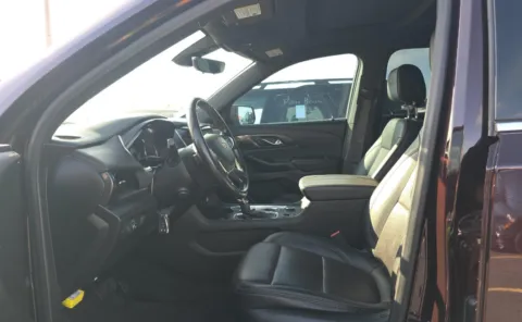 More photos of 2022 Chevrolet Traverse High Country at Cassill Motors, IA