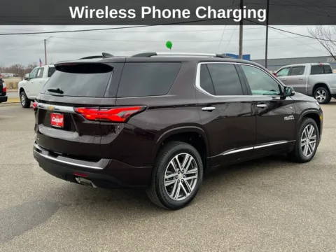 More photos of 2022 Chevrolet Traverse High Country at Cassill Motors, IA