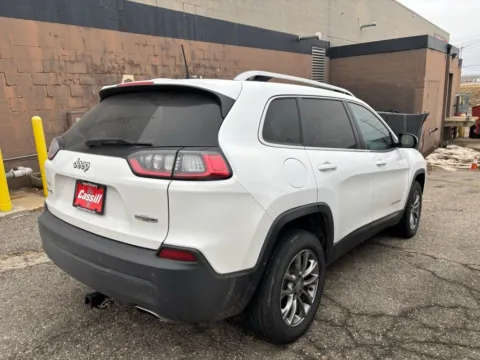 More photos of 2020 Jeep Cherokee Latitude Plus at Cassill Motors, IA