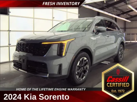 Silver 2024 Kia Sorento S for sale in Cedar Rapids, IA