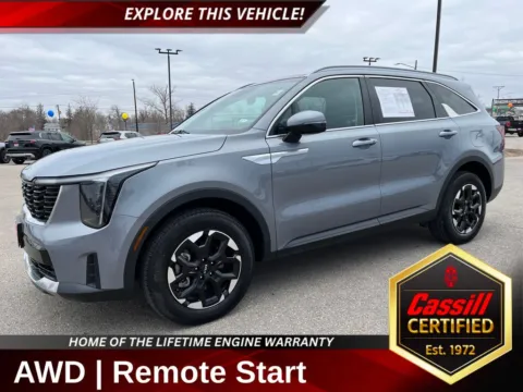 Silver 2024 Kia Sorento S for sale in Cedar Rapids, IA
