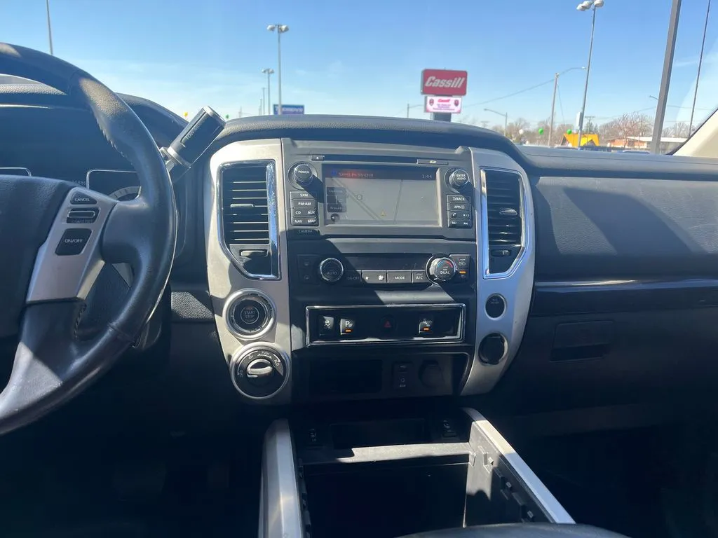 2017 Nissan Titan SV - Photo 23