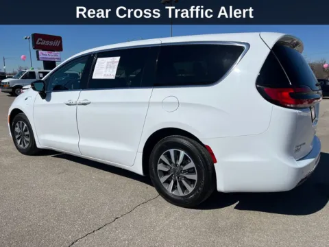 Another view of 2024 Chrysler Pacifica Hybrid Select for sale in Cedar Rapids, IA at Cassill Motors