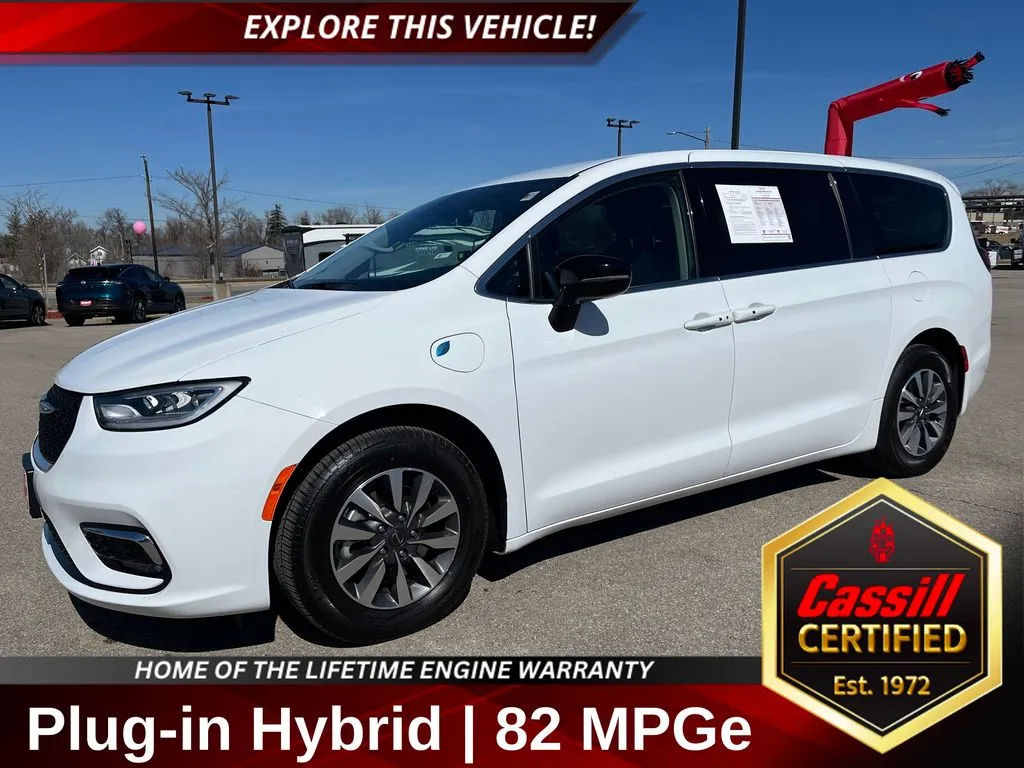 2024 Chrysler Pacifica PHEV Select