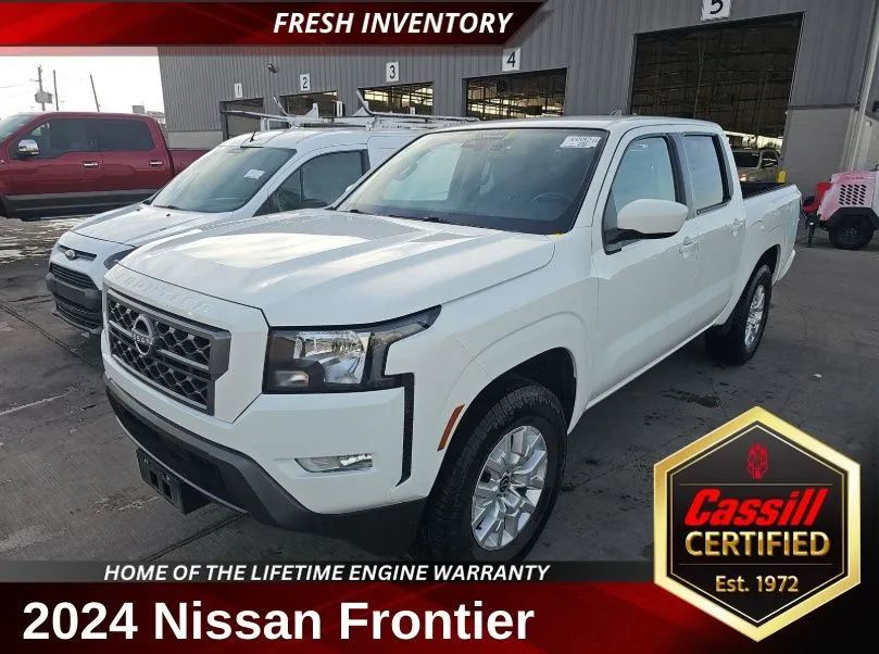 White 2024 Nissan Frontier SV for sale in Cedar Rapids, IA